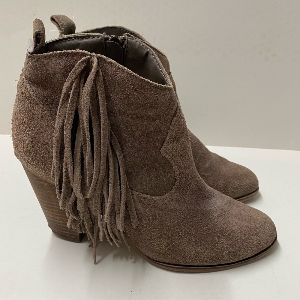 Steve Madden Cian Fringed Suede Leather Ankle Boots Booties Tan Stacked Heel 7.5